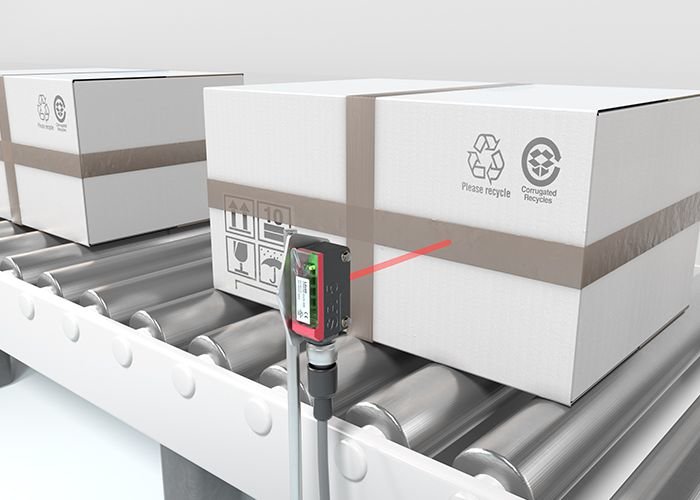 Leuze: Tecnologia dei sensori economicamente convincente per le linee di trasporto e il packaging